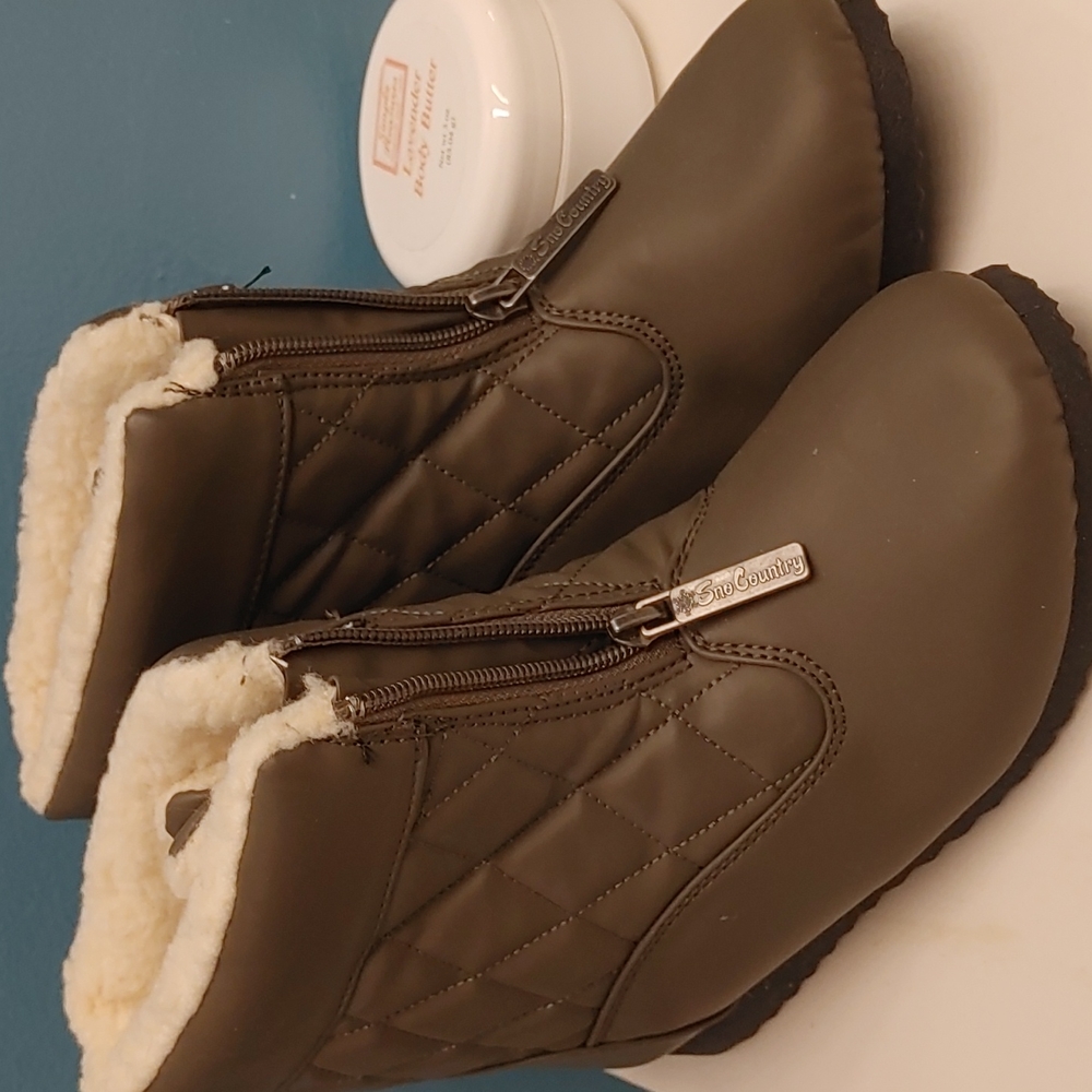SnoCountry Boots size 6.5